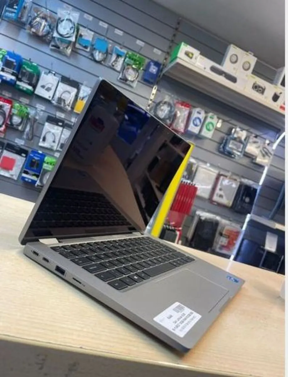 Dell Latitude 5320 2 in 1 - Image 2