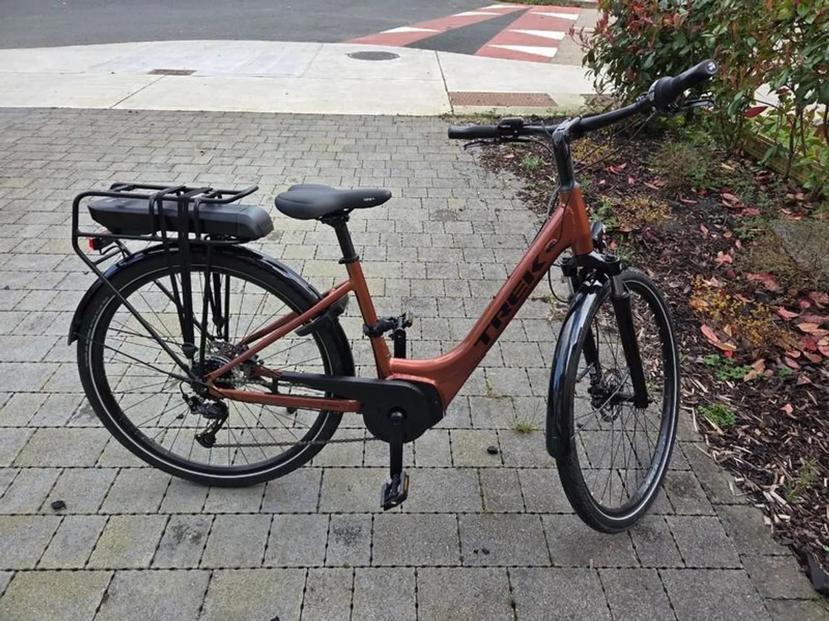 Trek Verve +1 Lowstep Electric Bicycle - Image 2