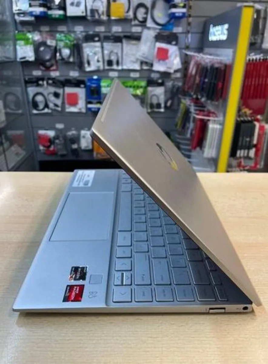 HP Pavilion Aero 13 - Image 1