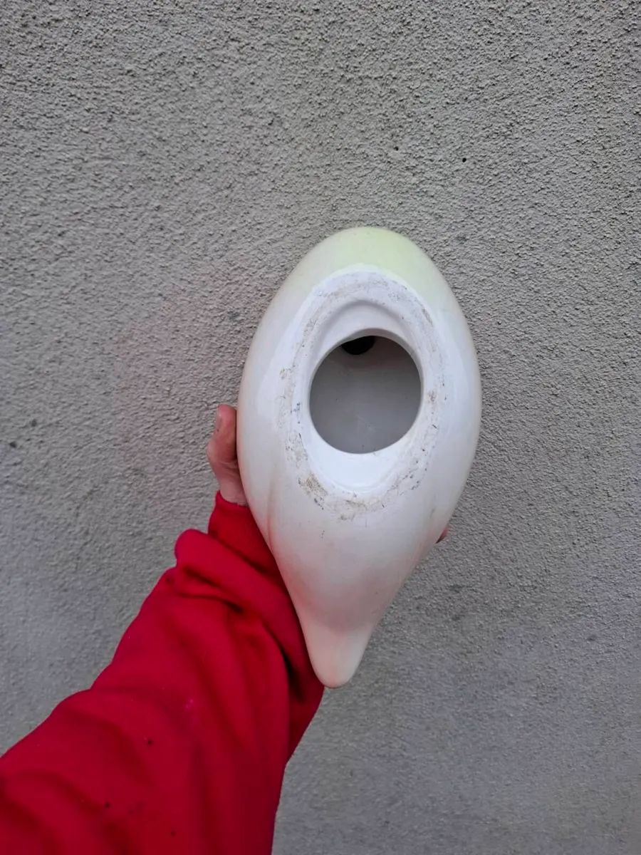 Ceramic pastel duck statue - Image 2