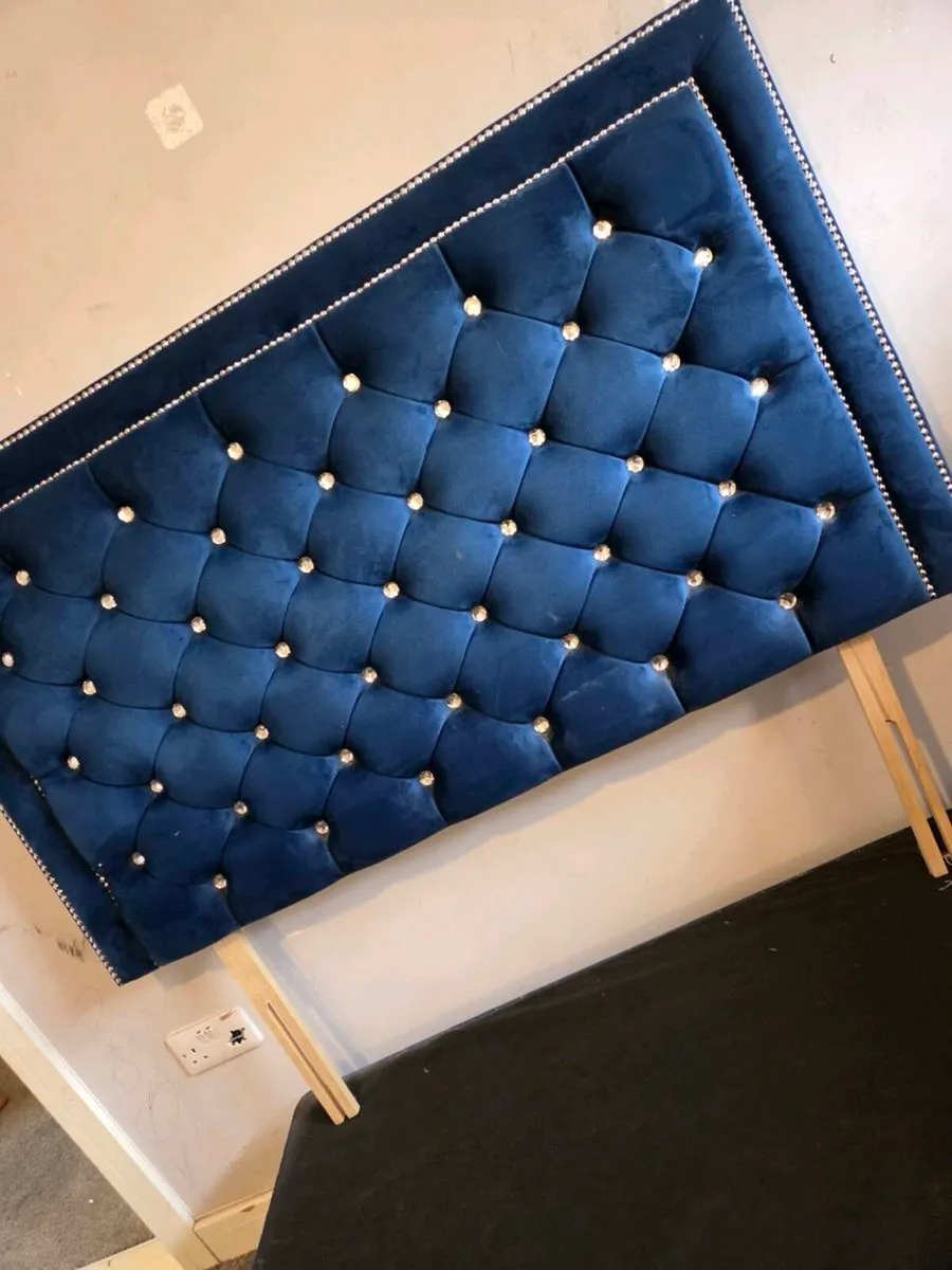 Double bed and blankets box - Image 2