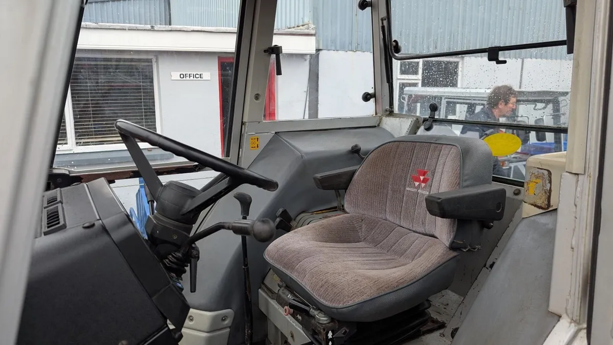 Massey Ferguson 390 - Image 2