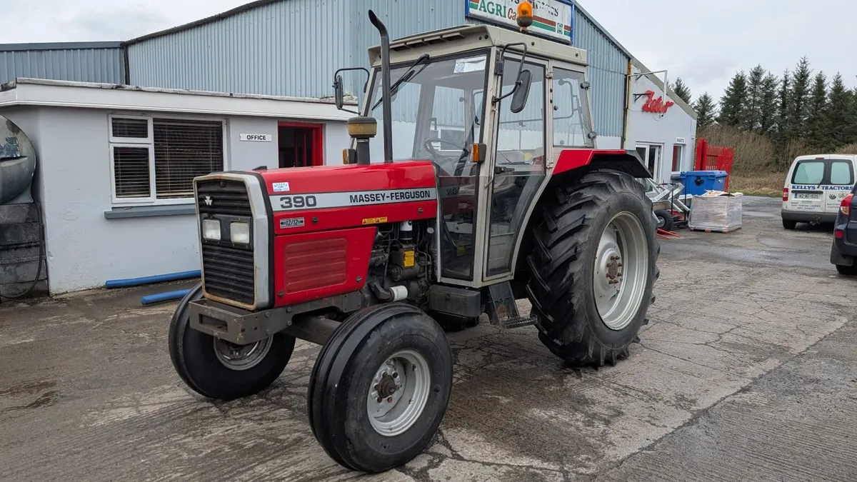 Massey Ferguson 390 - Image 1