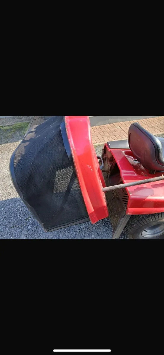 Ride on lawnmower - Image 2
