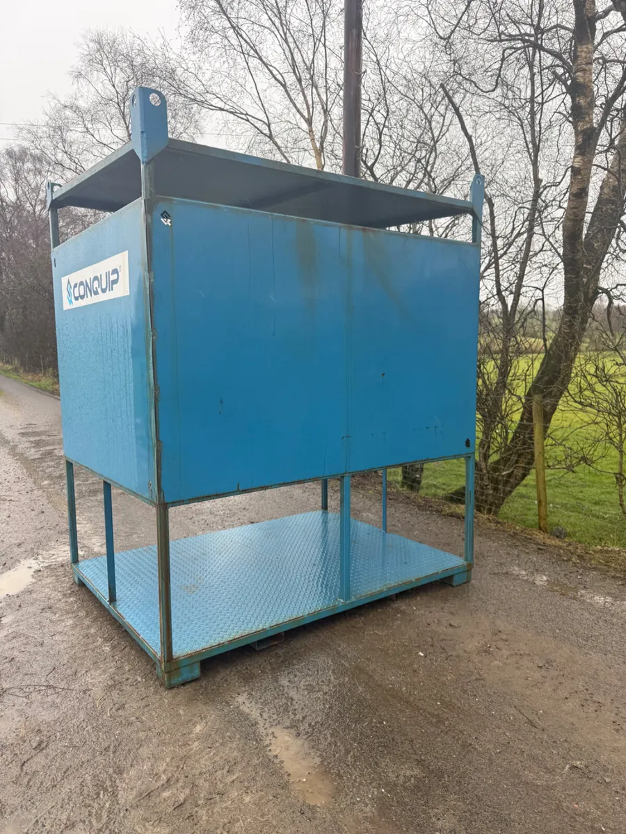 Conquip Smoking Shelter - Image 3