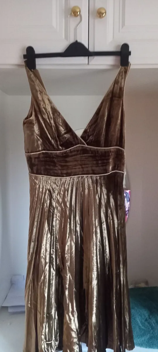 Ladies dresses - Image 4