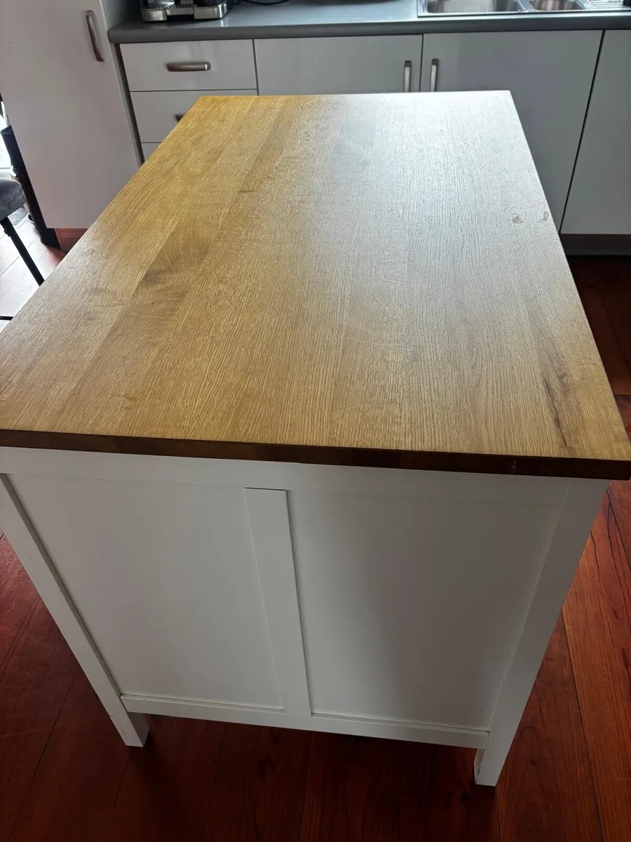 Ikea island - Image 1