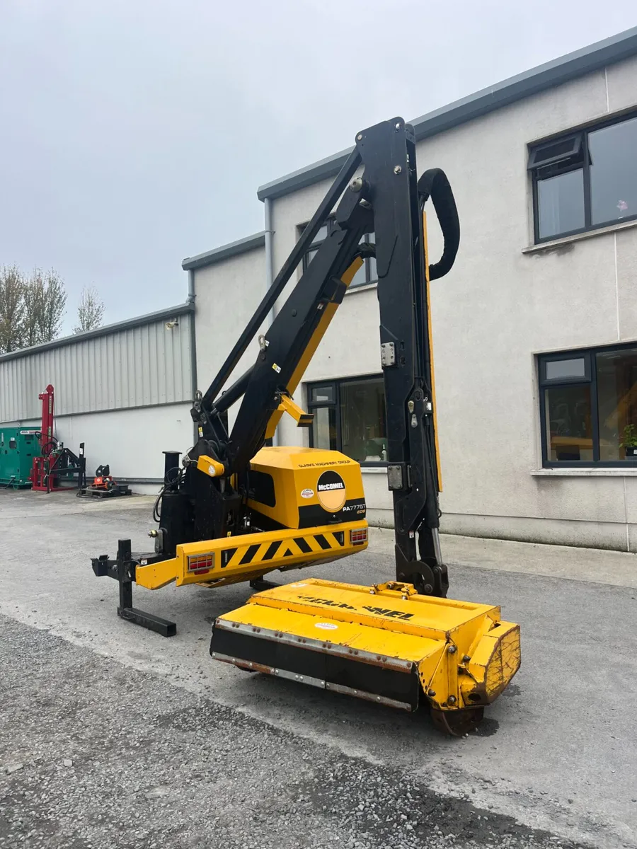 2023  McConnel 7775T Hedgecutter - Image 2
