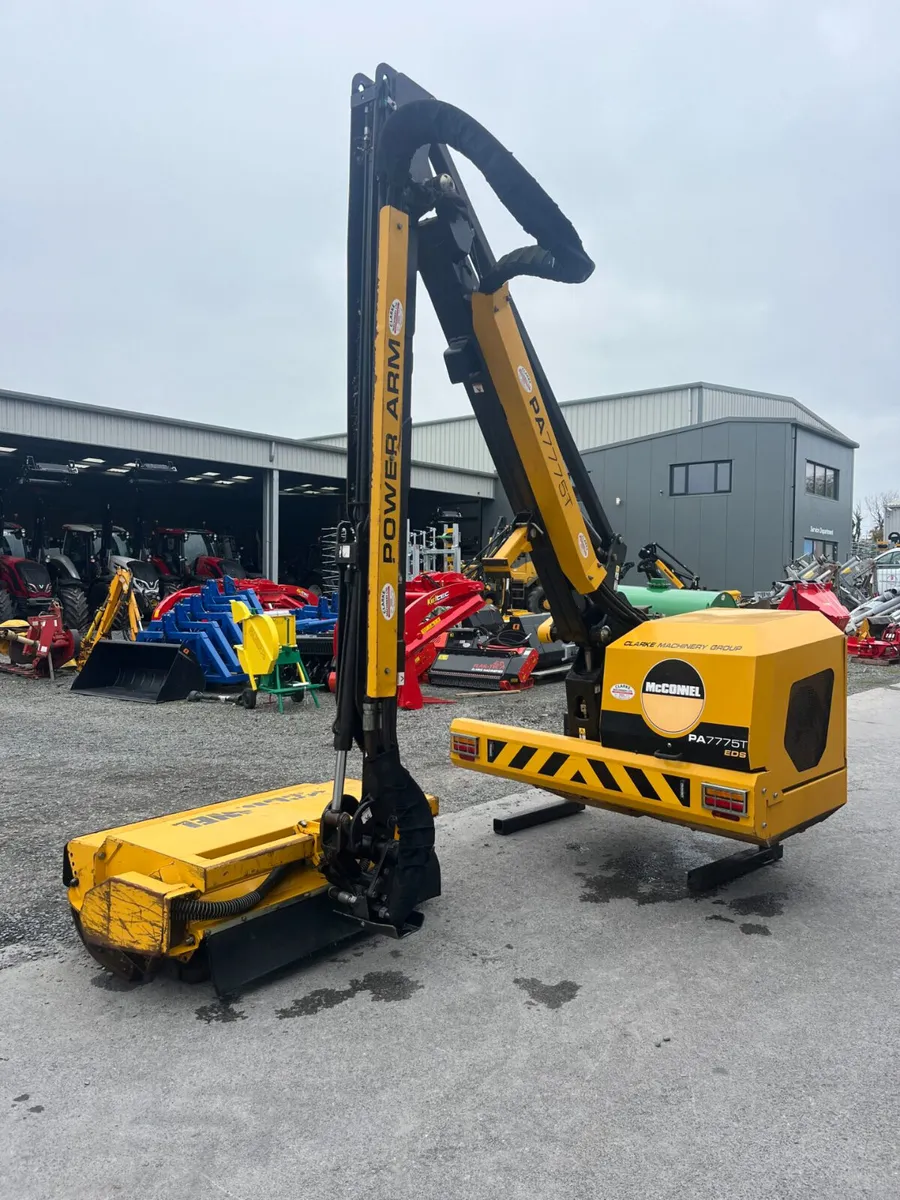 2023  McConnel 7775T Hedgecutter - Image 1