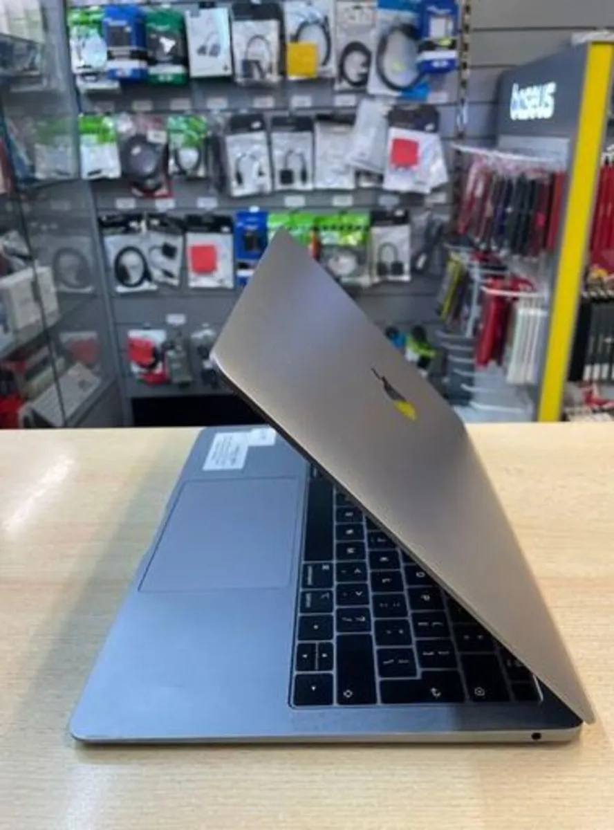 Macbook Air 13" 2018 - Image 3