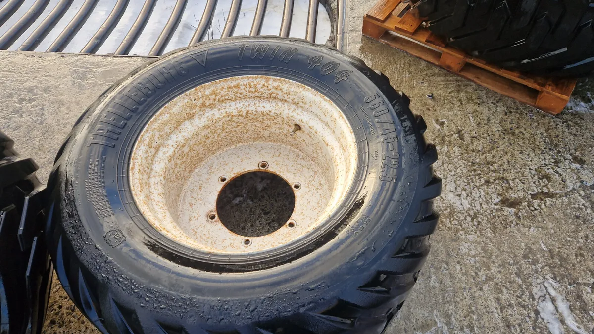 New Holland Grass tyres - Image 3