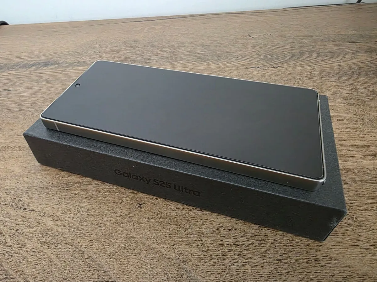 Samsung S25 Ultra - 512 GB - Image 1