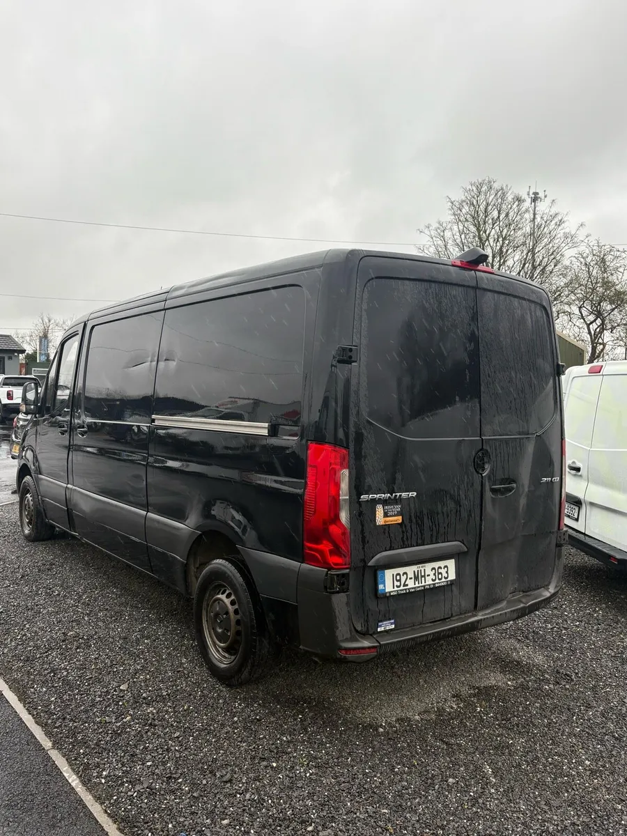 2019 Mercedes sprinter 211CDI 4 new tyres - Image 2