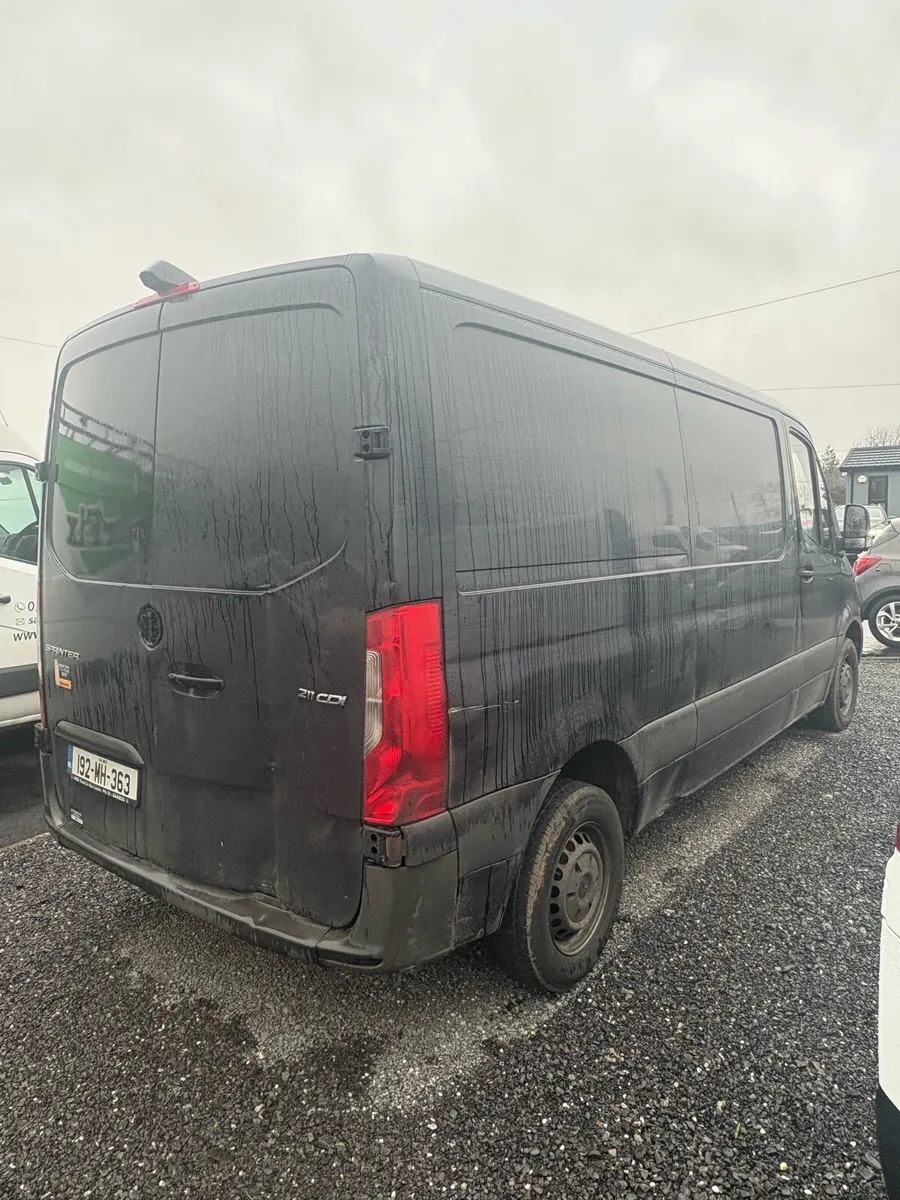 2019 Mercedes sprinter 211CDI 4 new tyres - Image 3