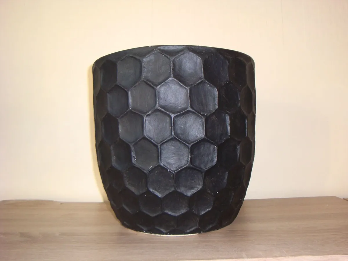 Large planter flower pot - Image 2