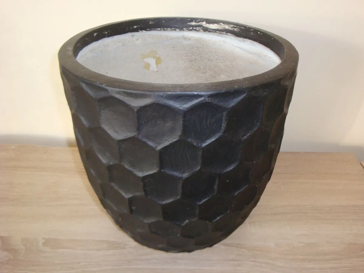 Large planter flower pot - Image 3