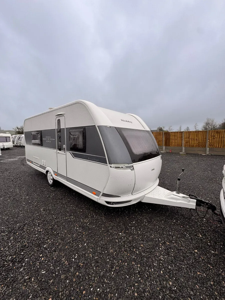 Hobby Excellent 4 Berth Fixed Single Beds Caravan - Image 1