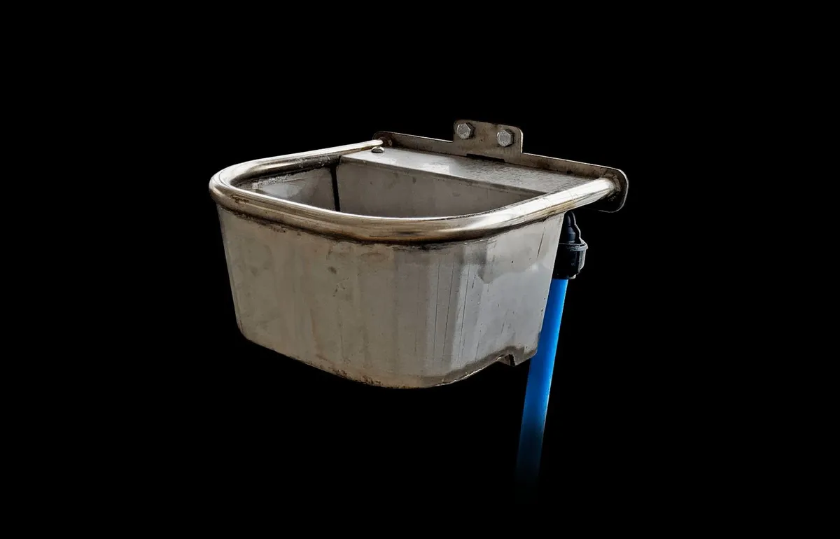 Cattle Feed Barriers/ drinkers - Image 4