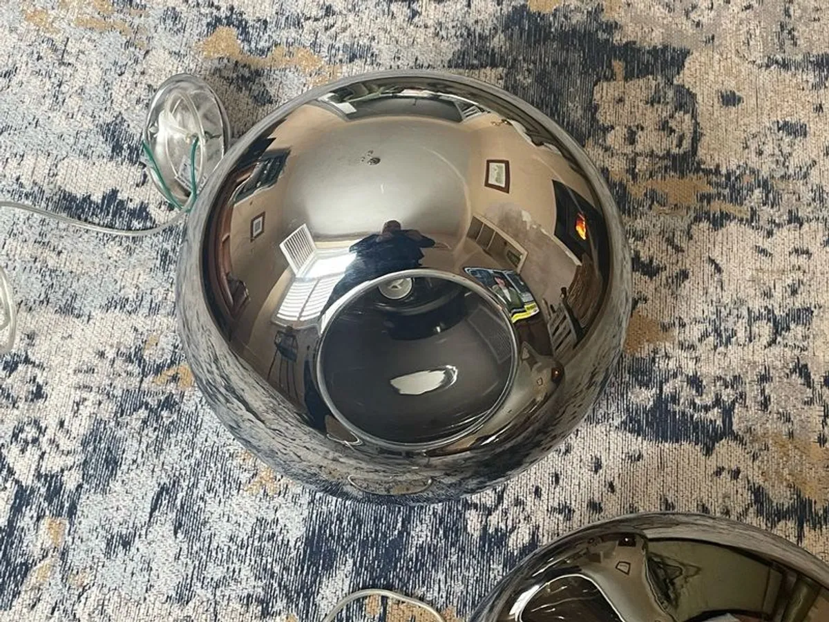 2 light pendants - Image 1