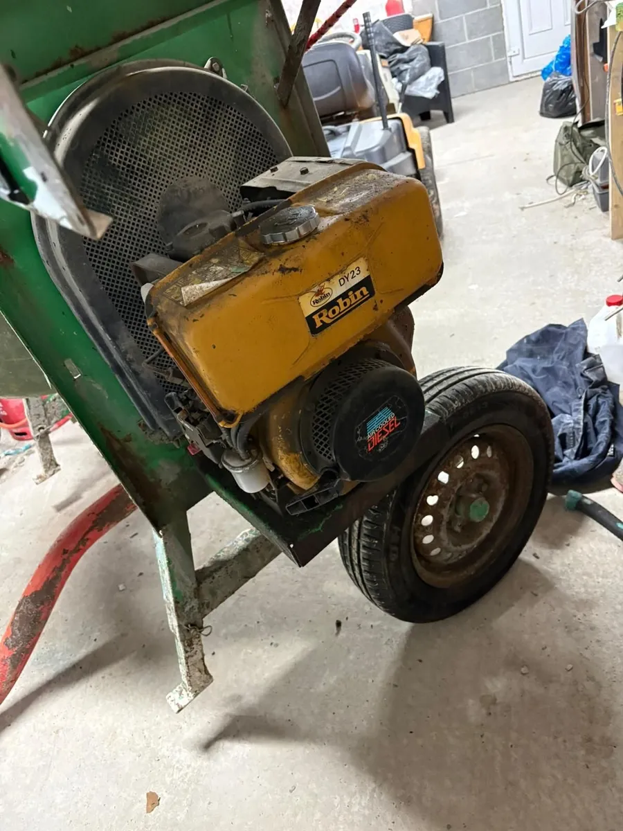 Cement mixer - Image 1