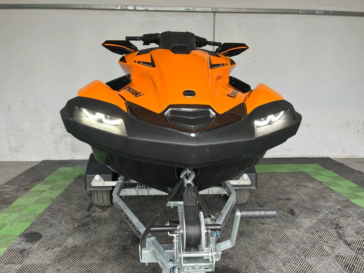 KAWASAKI ULTRA 160 LXS JET SKI * SAVE £5K ON RRP - Image 3