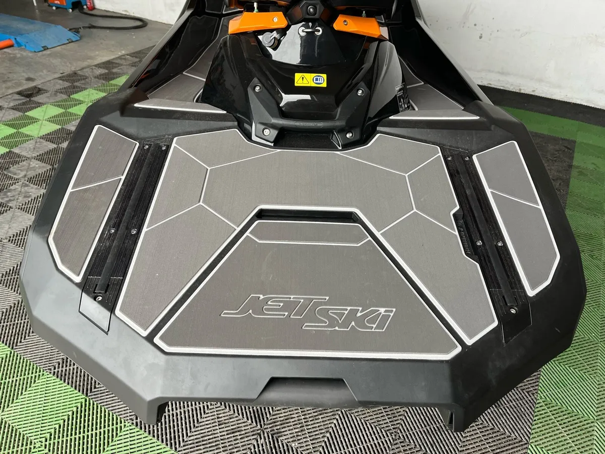 KAWASAKI ULTRA 160 LXS JET SKI * SAVE £5K ON RRP - Image 4