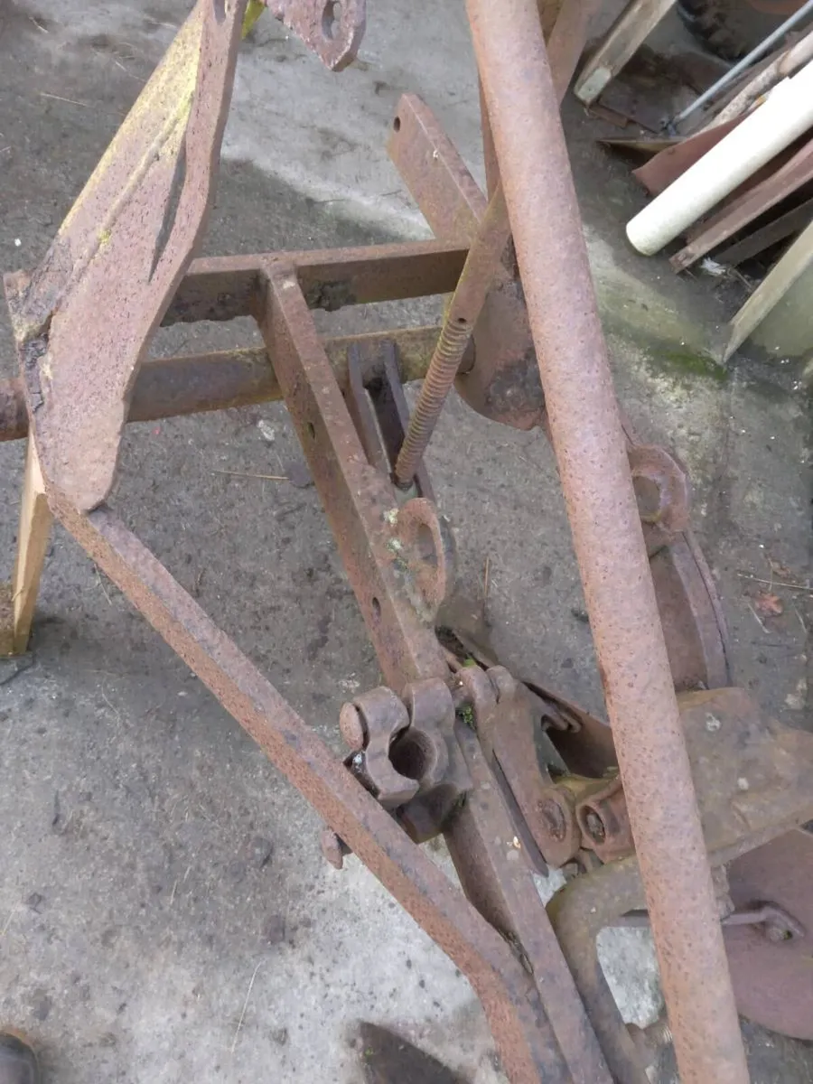 Old vintage plough some parts missing - Image 3