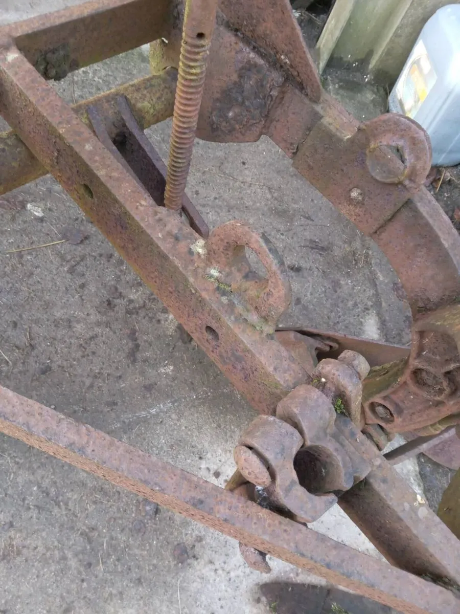 Old vintage plough some parts missing - Image 2