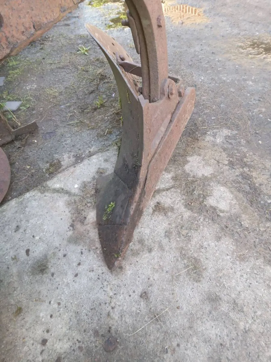Old vintage plough some parts missing - Image 4