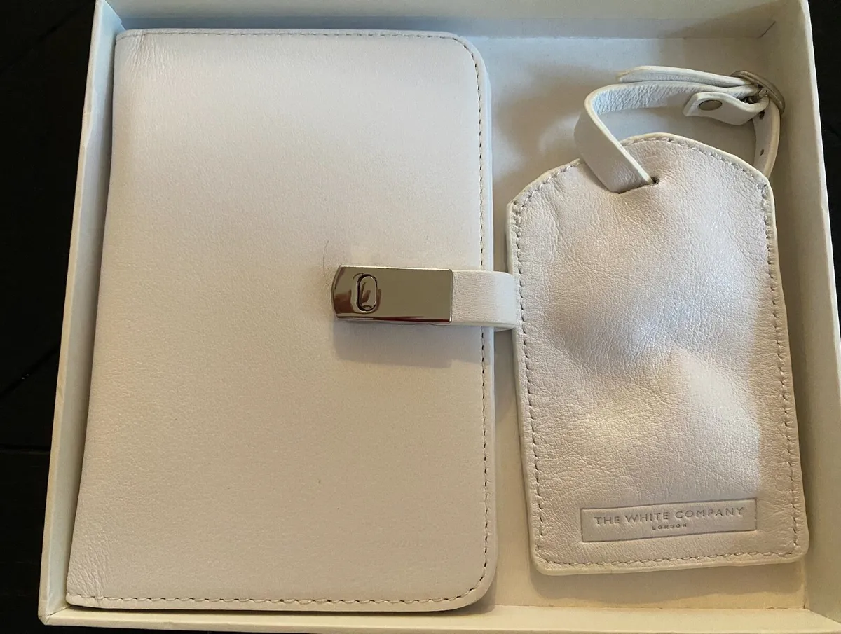 Brand new leather passport holder - Image 2