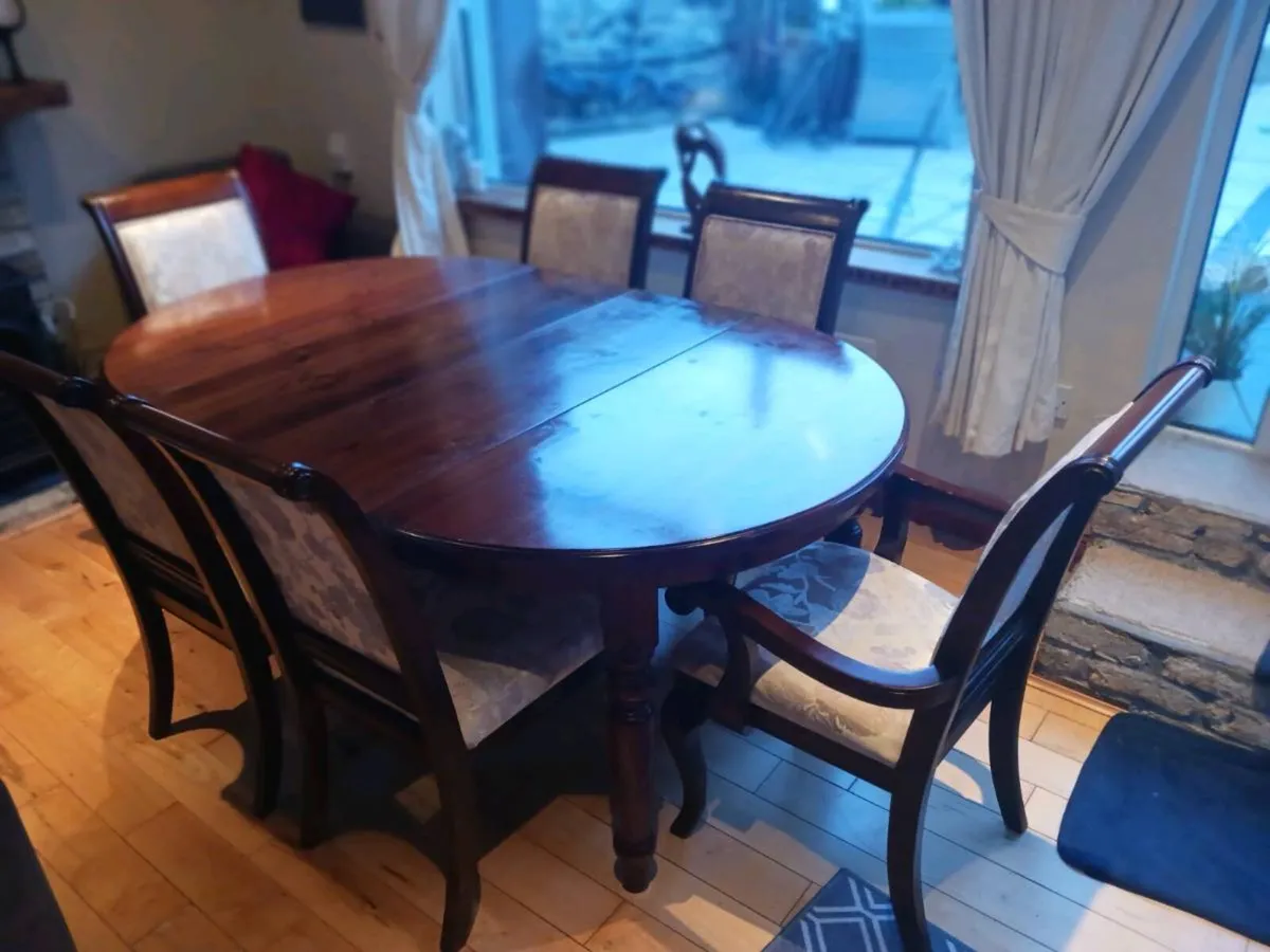Dining Table & chairs - Image 1