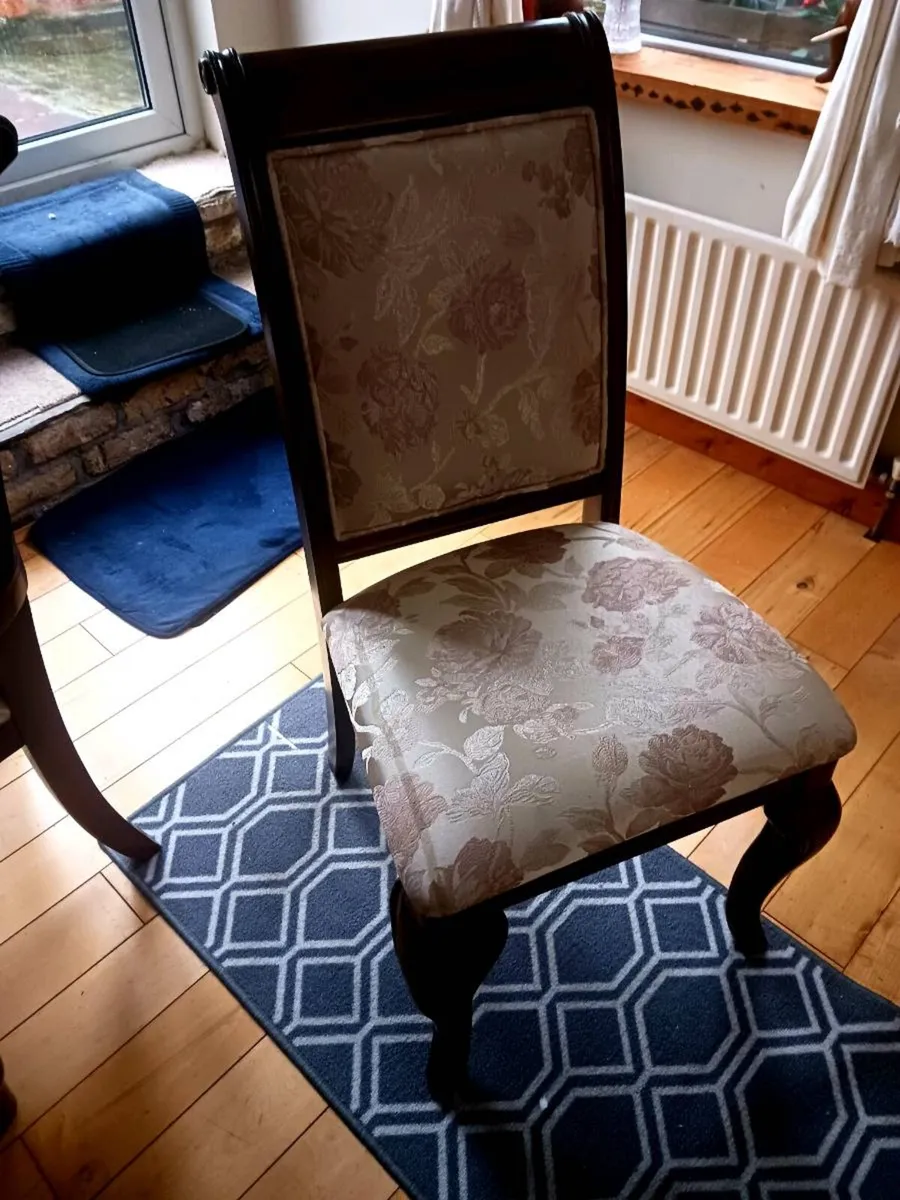 Dining Table & chairs - Image 4