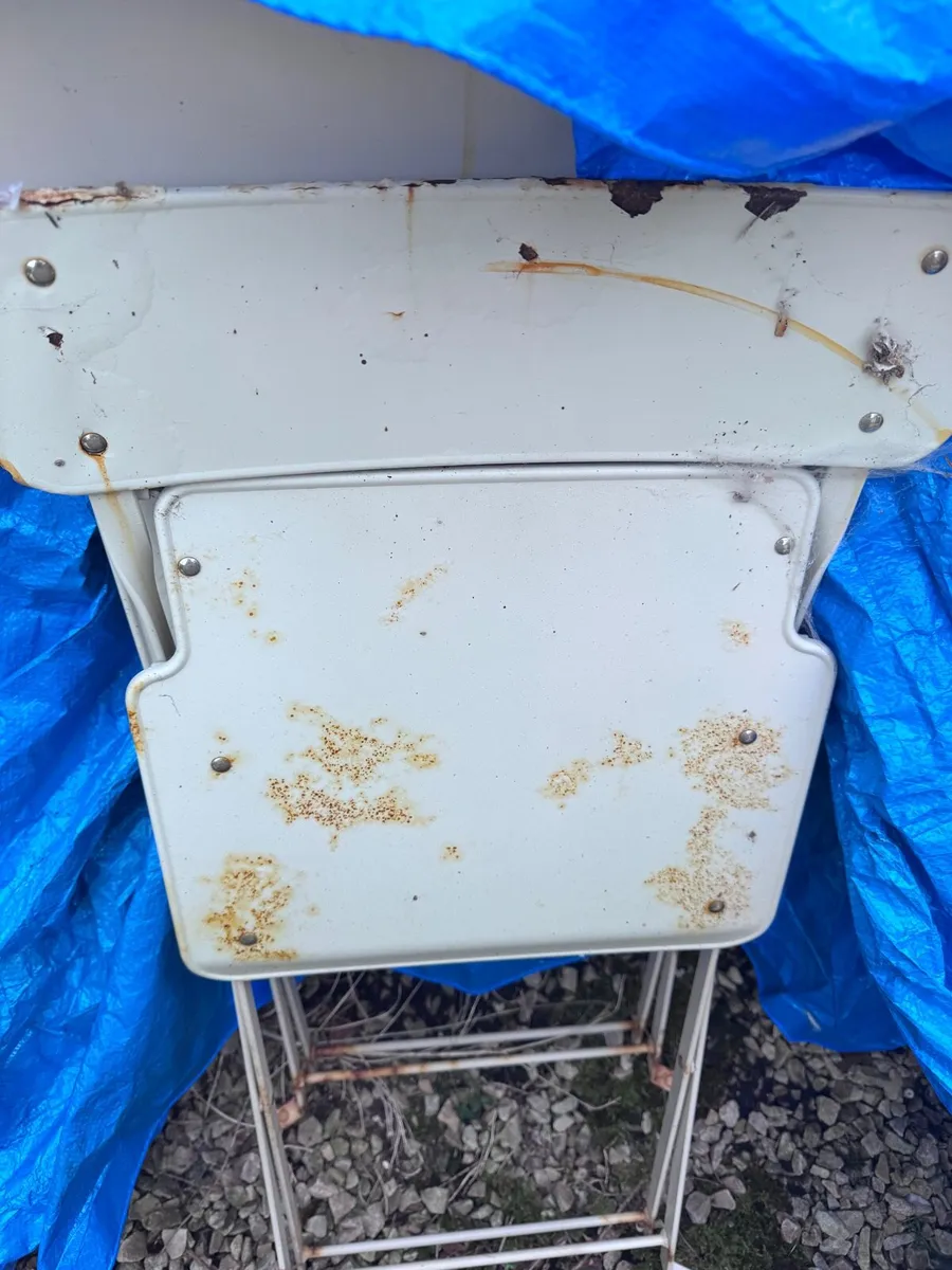 Garden table and chairs - Image 2