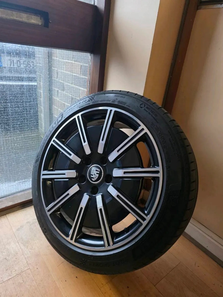 Porsche 20-inch alloys - Image 1