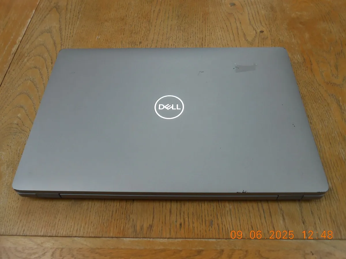Win 11 DELL Latitude 5511 15.6 inch Intel i7 10th - Image 3