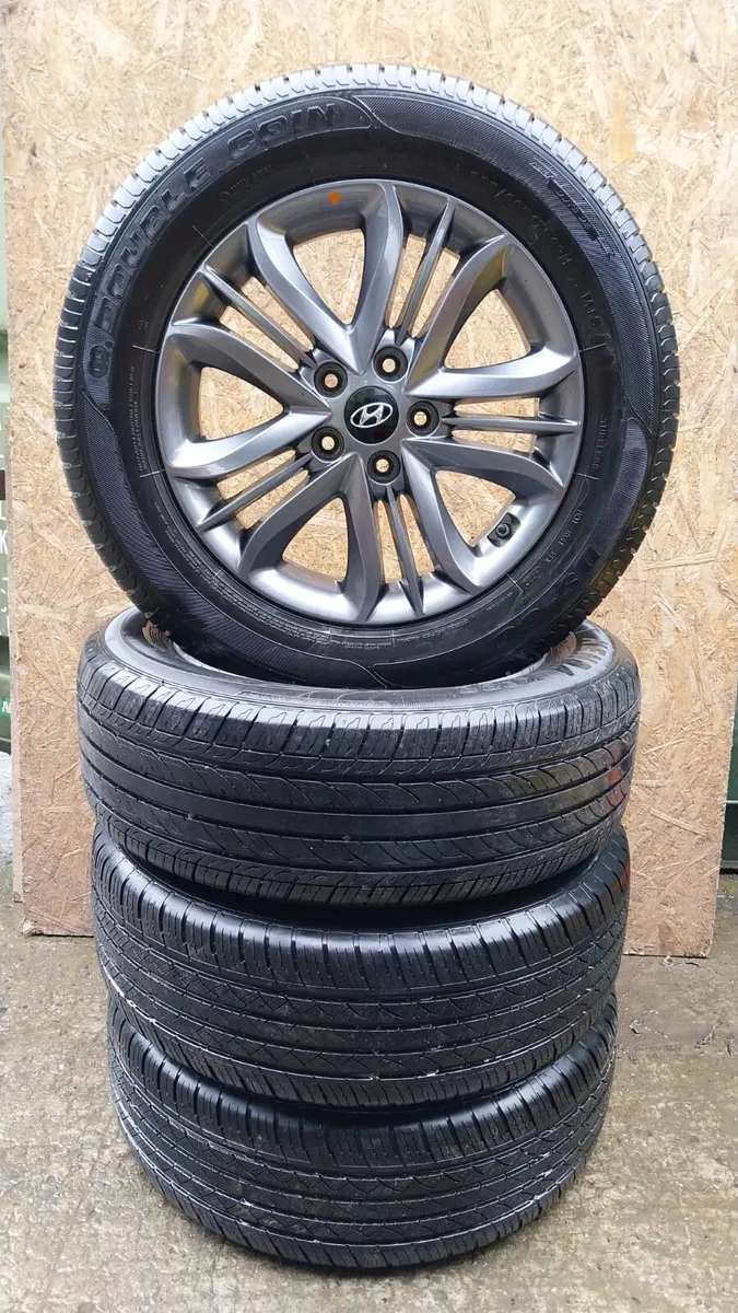 2015 Hyundai IX35  17" Alloy Wheels Set  225/60R17 - Image 2