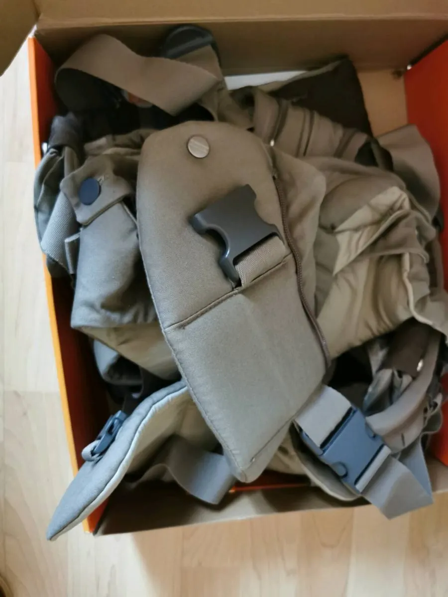 Baby carrier - Image 2