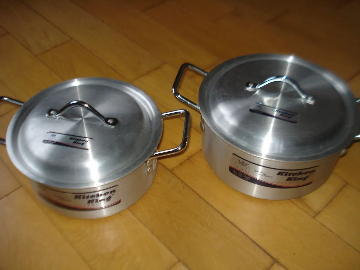 2 KITCHEN KING HEAVY DUTY ALUMINIUM POTS. - Image 1