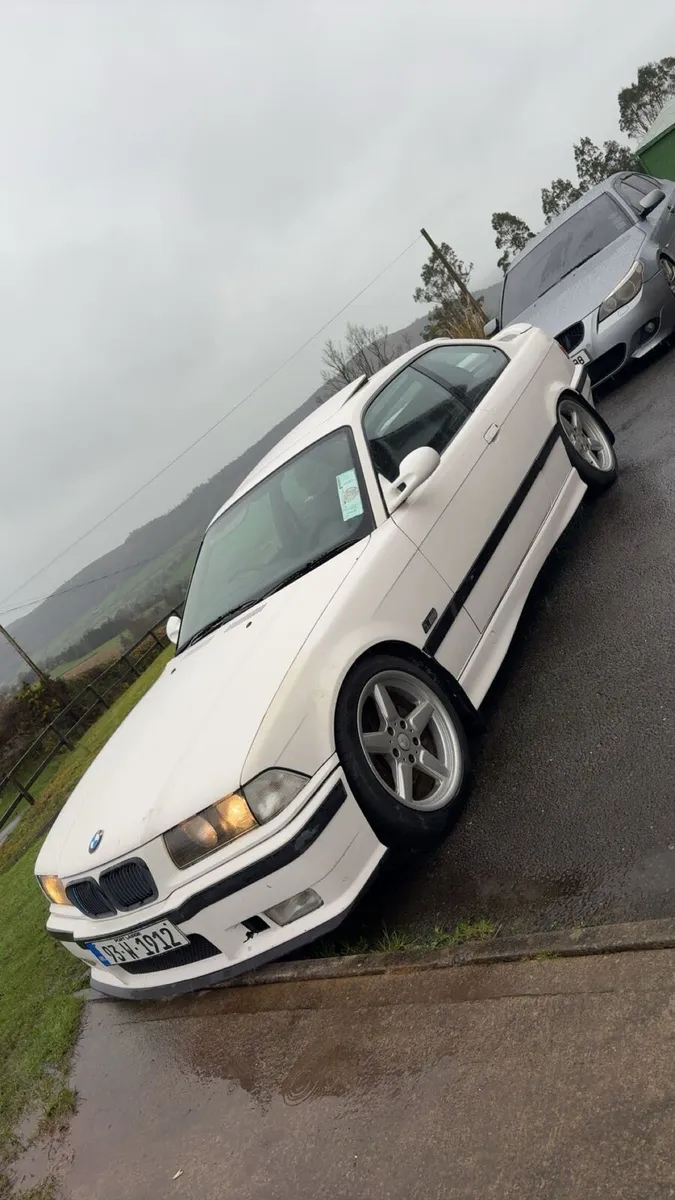 BMW e36 318is - Image 1
