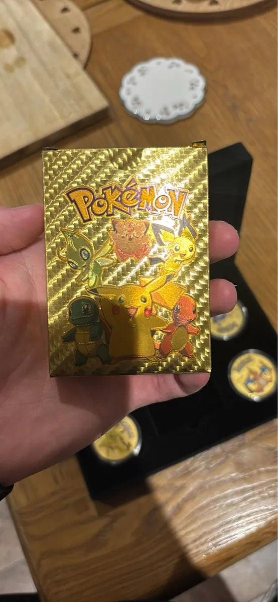 Pokemon Gold plates 8 piece coin set and goldcards - Image 4