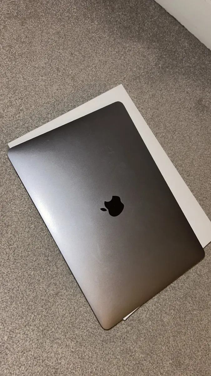 MacBook Air - Image 4