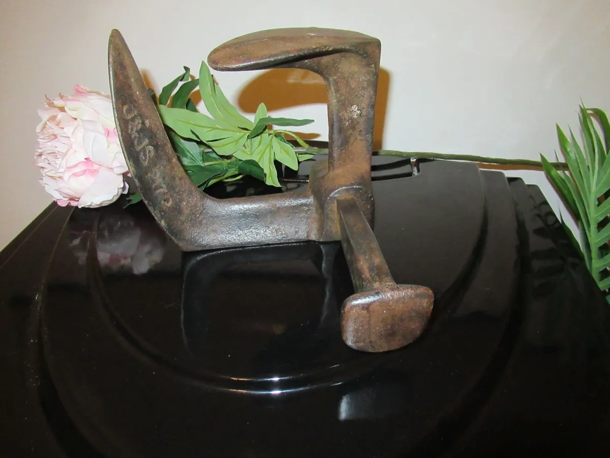 antique shoe anvil cast iron cobbler RARE door - Image 4
