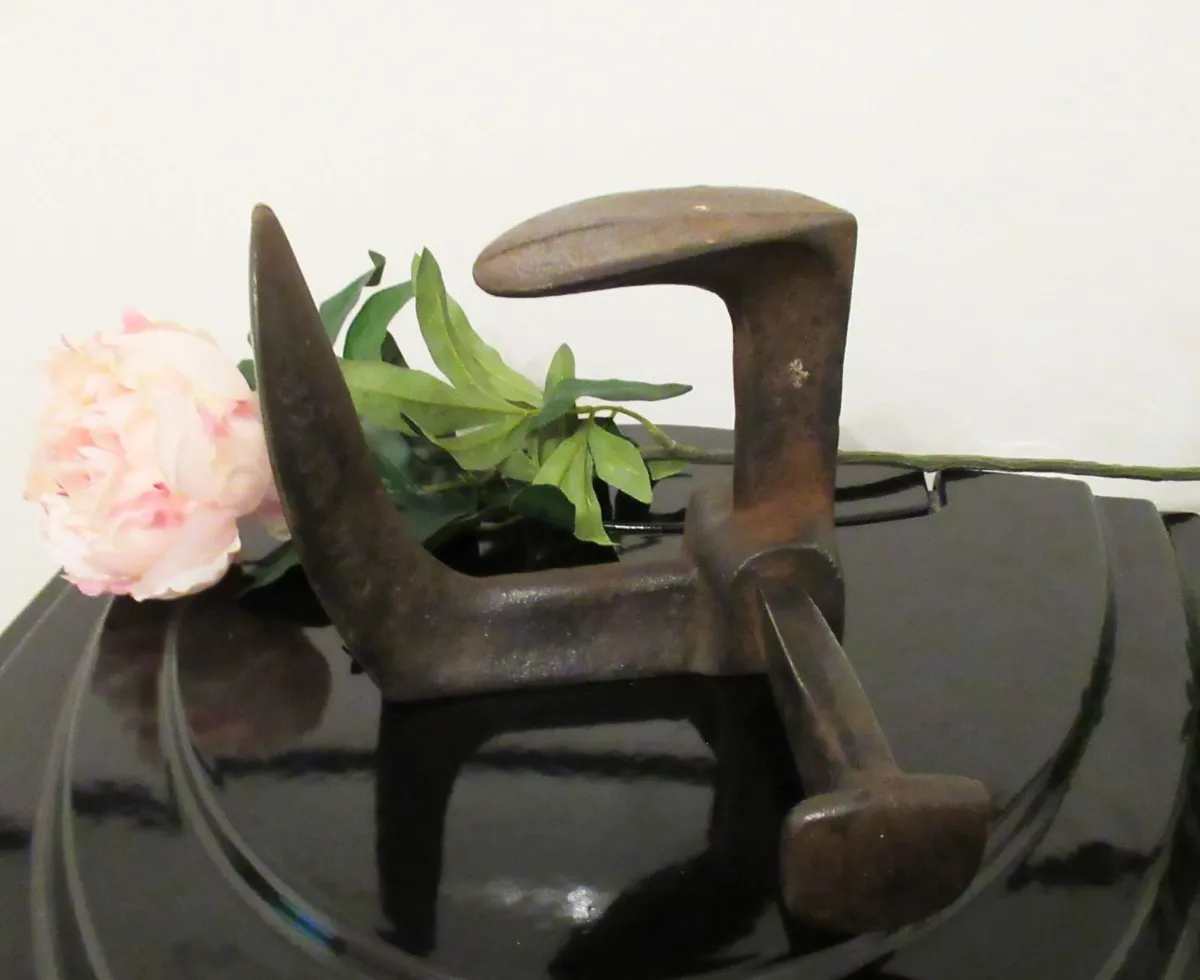 antique shoe anvil cast iron cobbler RARE door - Image 1