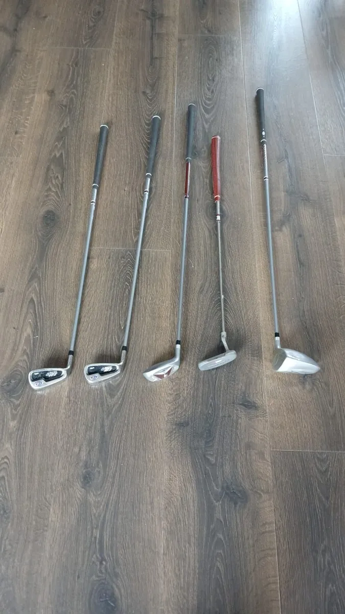 Left hand golf clubs and golf bag - Image 1