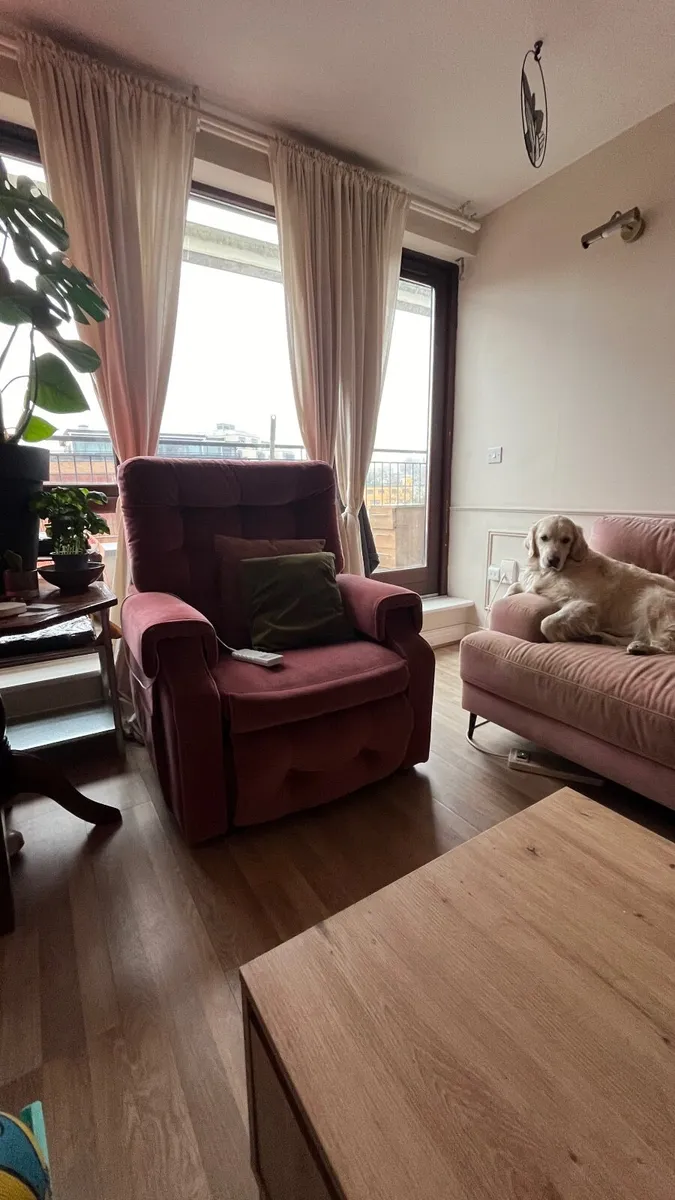 Pink armchair, vintage massage chair - Image 4