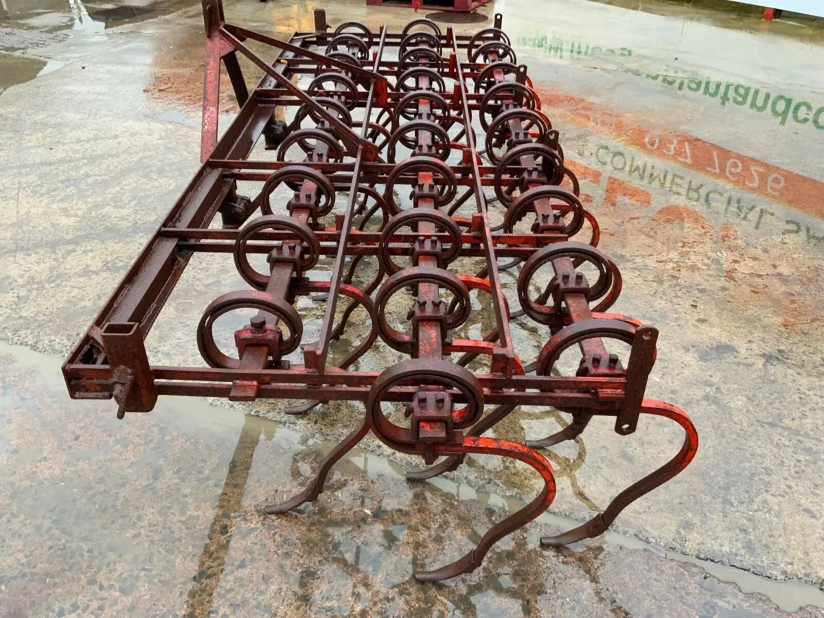 10ft SPRING TYNE GRUBBER....PIGTAIL.......139. - Image 3