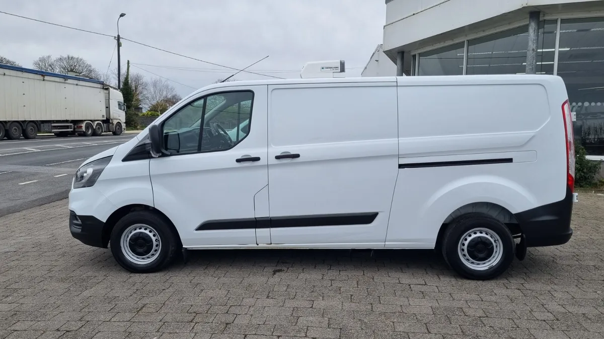 222 CUSTOM LWB FRIDGE VAN IMMACULATE - Image 2