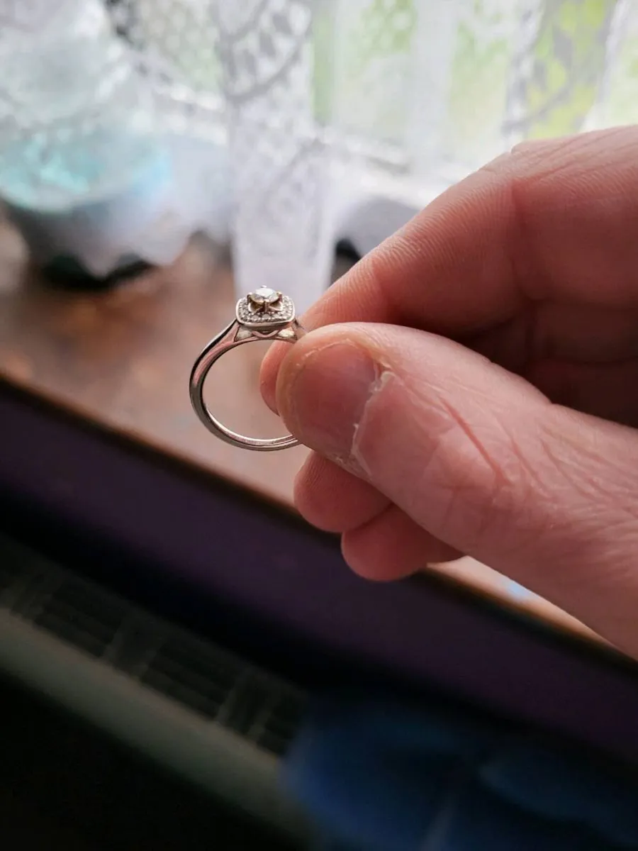 Engagement ring - Image 2