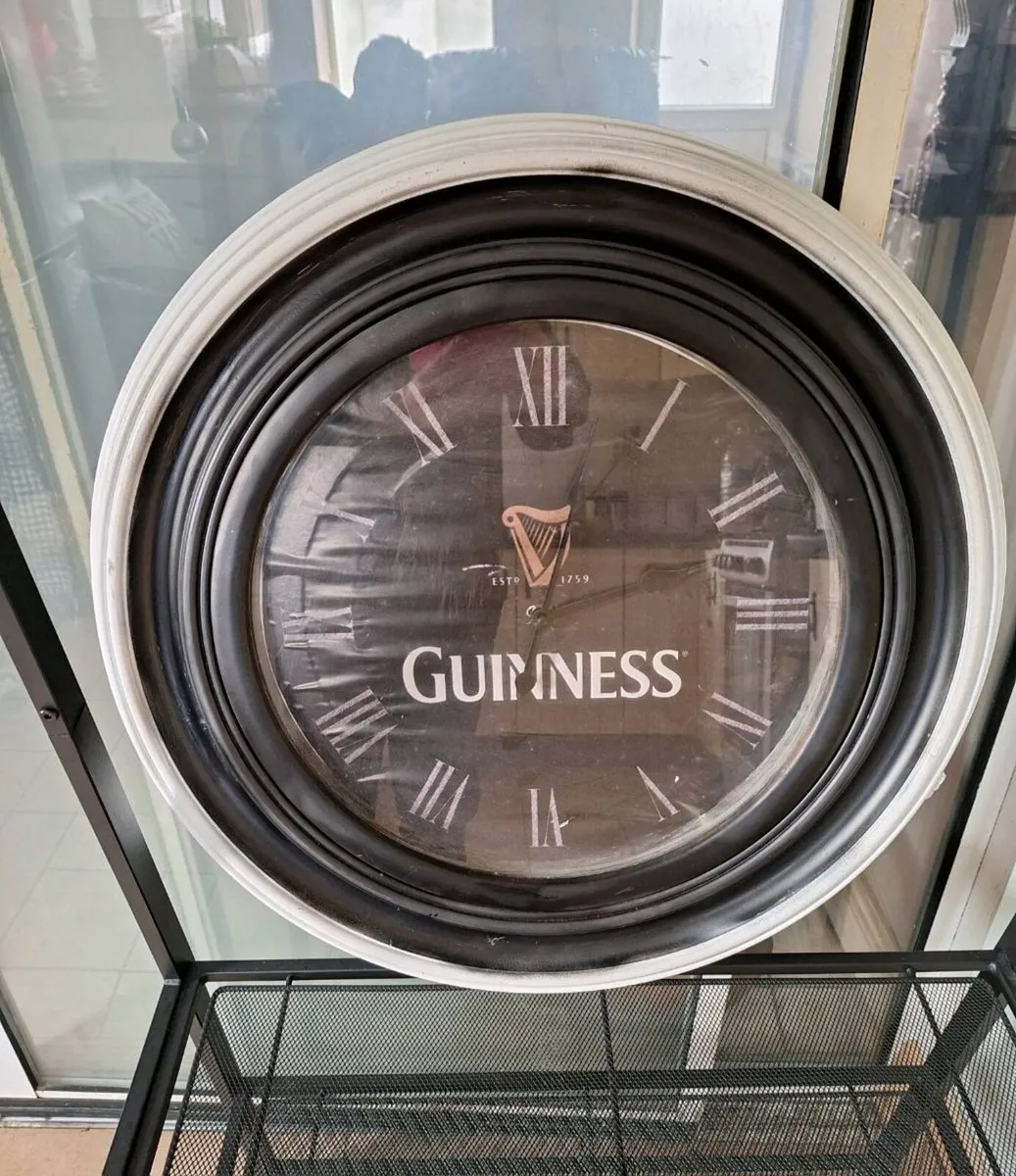 Large plastic Guinness clock read description - Image 1