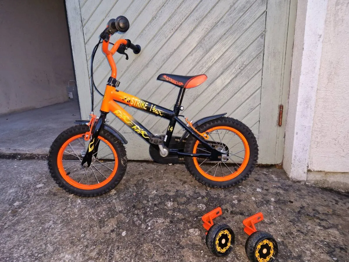 Boys bike 14" (including stabilisers)